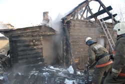 Спасатели МЧС России ликвидировали пожар в частной хозяйственной постройке в Краснобродском ГО