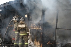 Спасатели МЧС России ликвидировали пожар в частной хозяйственной постройке в Краснобродском ГО