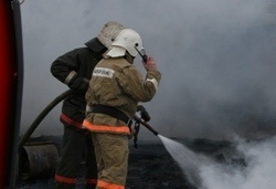 Спасатели МЧС России ликвидировали пожар в частном жилом доме и в хозяйственной постройке в Краснобродском ГО