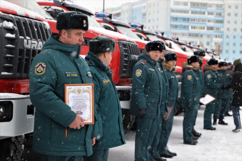 На вооружение кузбасских пожарных-спасателей поступило 25 единиц новой техники