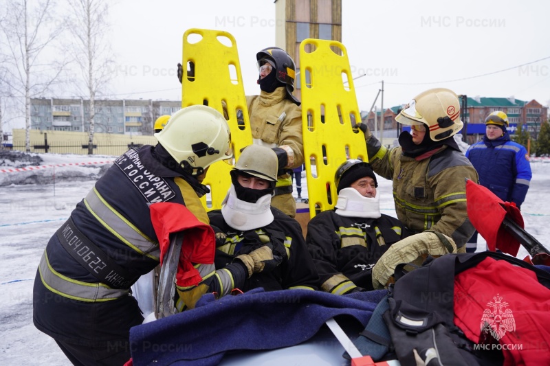 В Кузбассе определили лучшую команду по  проведению аварийно-спасательных работ при ликвидации последствий ДТП