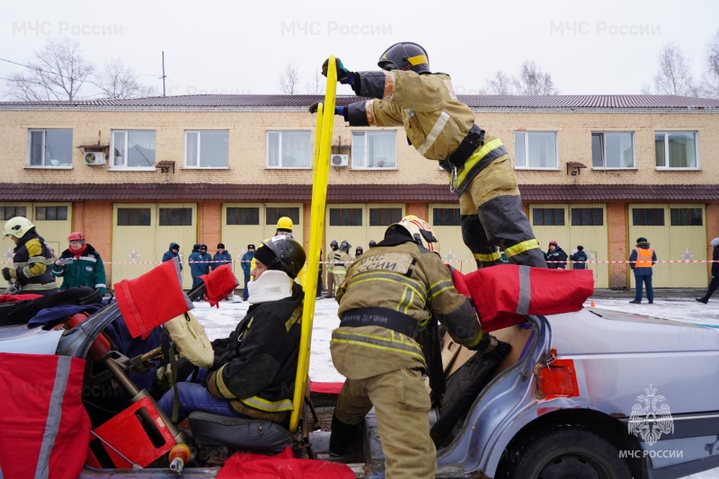 В Кузбассе определили лучшую команду по  проведению аварийно-спасательных работ при ликвидации последствий ДТП