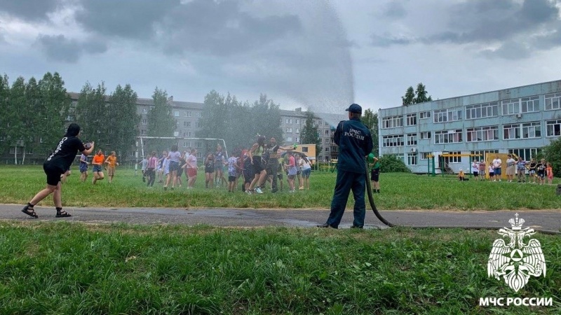 В Осинниках прошли тематические занятия по пожарной безопасности для школьников