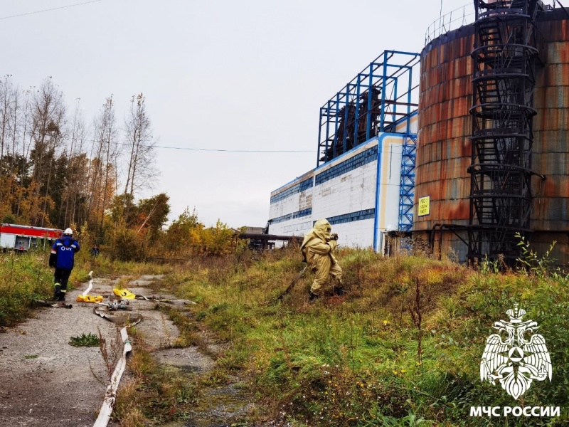 Пожарные учения прошли на объекте теплоэнергетики в Новокузнецке