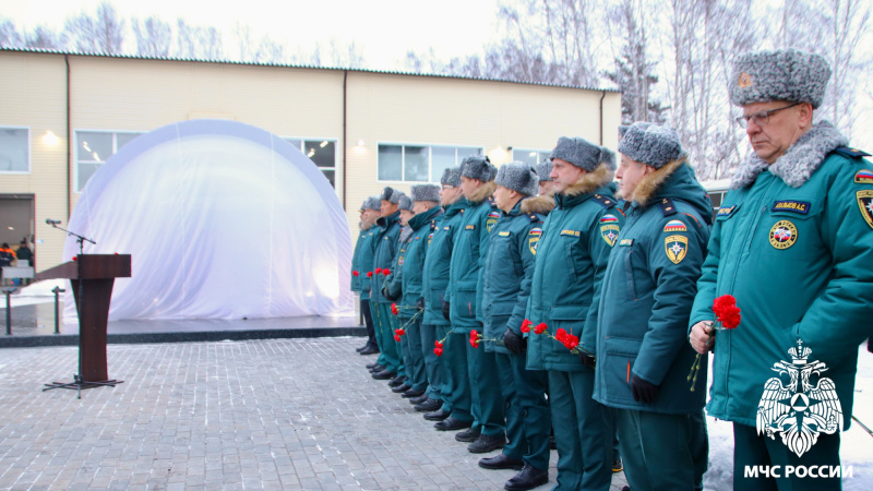 В Ленинске-Кузнецком состоялось торжественное открытие монумента «Горноспасателям, погибшим при исполнении служебного долга»