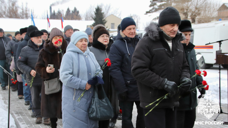 В Ленинске-Кузнецком состоялось торжественное открытие монумента «Горноспасателям, погибшим при исполнении служебного долга»