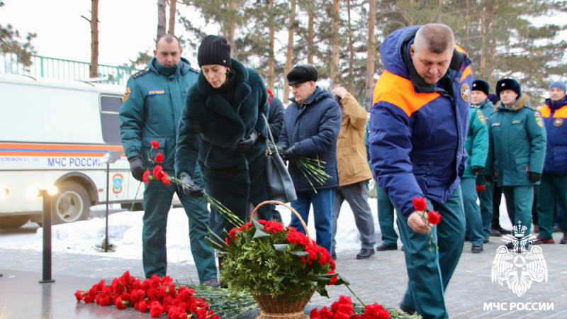 В Ленинске-Кузнецком состоялось торжественное открытие монумента «Горноспасателям, погибшим при исполнении служебного долга»